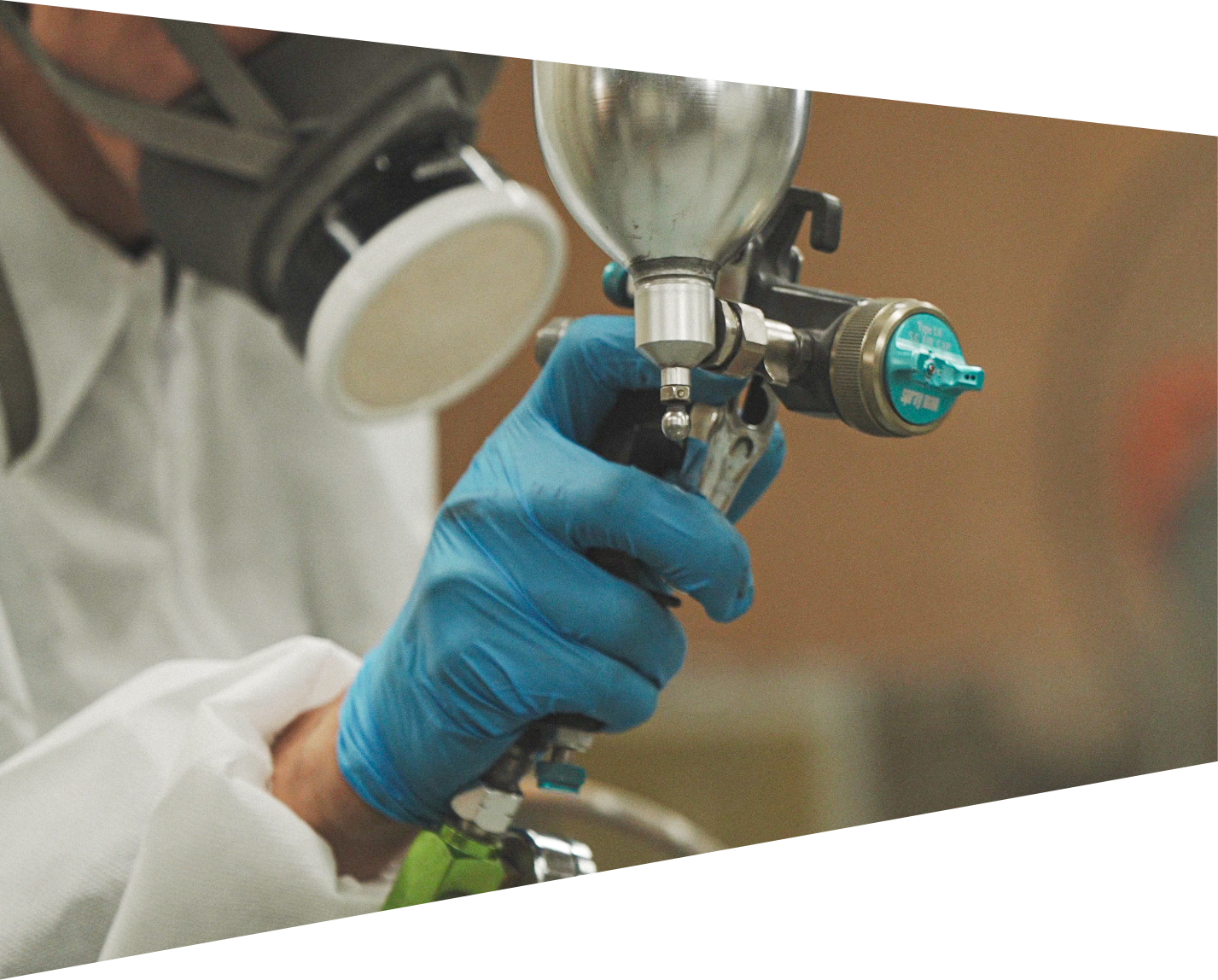 作業風景｜井原塗装（札幌）エアブラシ