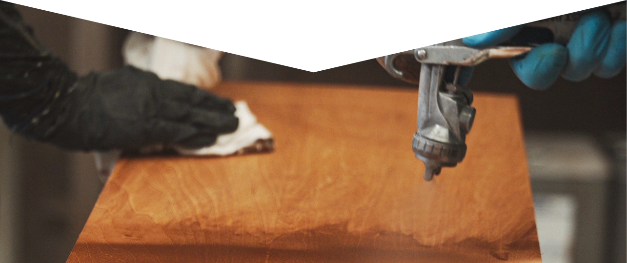 木工塗装 作業風景